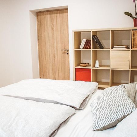 Entoli Apartment Podnanos Luaran gambar