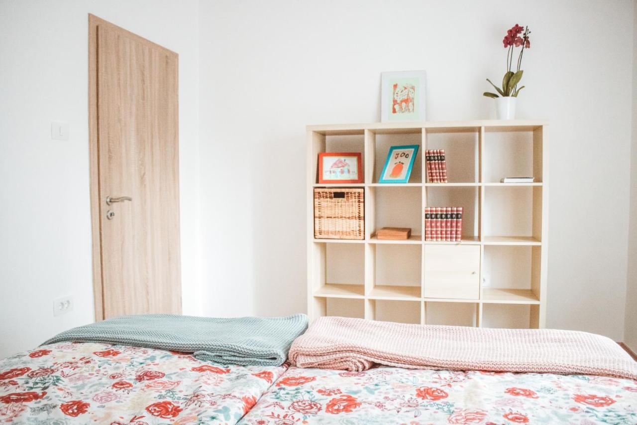 Entoli Apartment Podnanos Luaran gambar